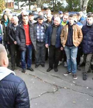 newsphoto_1_0 Акція протесту проти ліквідації Нововолинського Центру ДАІ 0703 (відео)