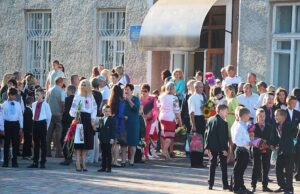 У школах Нововолинська пролунав перший дзвоник (фото/відео) У школах Нововолинська пролунав перший дзвоник (фото/відео)