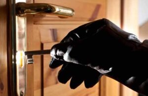 Із квартири в Нововолинську винесли майже $10 тисяч Із квартири в Нововолинську винесли майже $10 тисяч