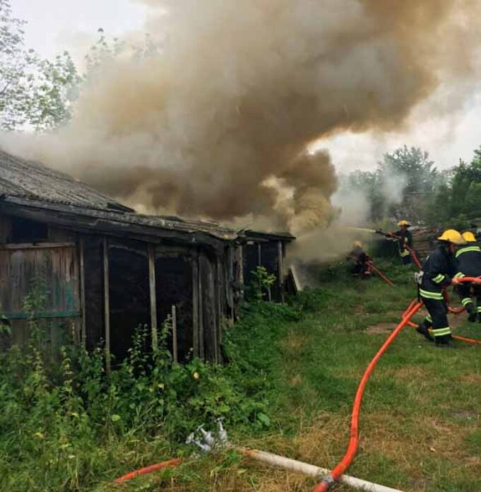 У Нововолинську трапилась пожежа – загорілись господарські будівлі У Нововолинську трапилась пожежа - загорілись господарські будівлі