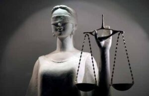 Нововолинська чиновниця за рахунок своєї посади вирішила збудувати кар’єру ще й своїй доньці-адвокату. Нововолинська чиновниця за рахунок своєї посади вирішила збудувати кар'єру ще й своїй доньці-адвокату.