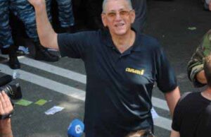 Євген Мельник. З цеглиною проти броньовика Євген Мельник. З цеглиною проти броньовика