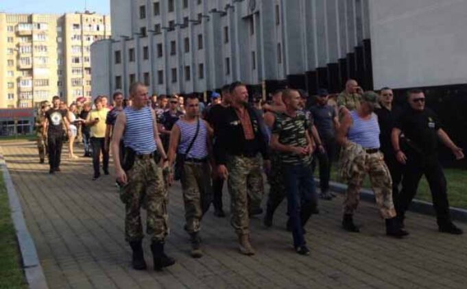 Владо, наведи порядок на Волині!, – учасники АТО у Луцьку звернулись до Президента Владо