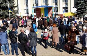 На військовому ярмарку, що відбувся 8 березня у Нововолинську, зібрали 20 тисяч для АТО На військовому ярмарку