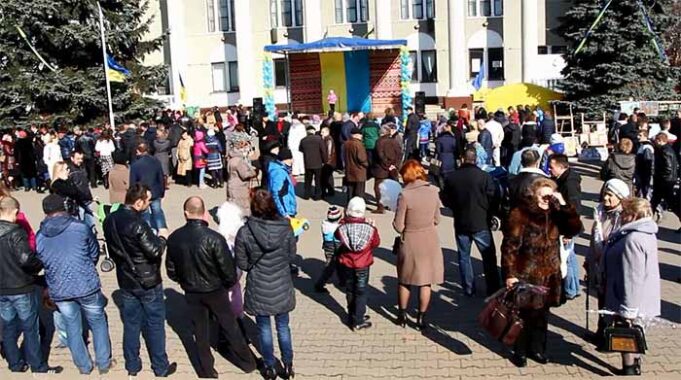 На військовому ярмарку, що відбувся 8 березня у Нововолинську, зібрали 20 тисяч для АТО На військовому ярмарку