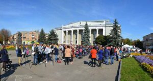 Майстер-клас до Дня Художника «Намалюй картину під відкритим небом» (ФОТО, ВІДЕО) Майстер-клас до Дня Художника «Намалюй картину під відкритим небом» (ФОТО