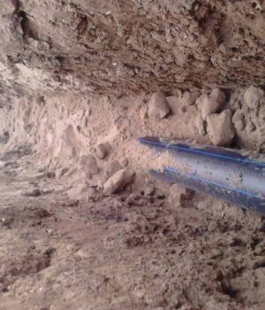 Будемо рити як шахтарі: у Нововолинську ОСББ не може замінити труби через засипаний землею підвал