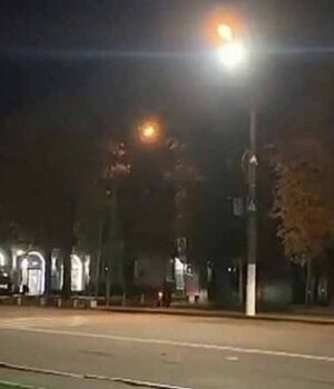 У Нововолинську на Майдані Незалежності молодики каталися на мотоциклі без номерних знаків