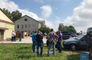 Шахтарі мітингують під стінами “Волиньвугілля” проти нового директора Шахтарі мітингують під стінами "Волиньвугілля" проти нового директора