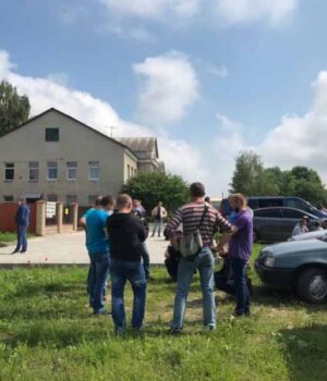 photo5427187715826363750 Шахтарі мітингують під стінами "Волиньвугілля" проти нового директора