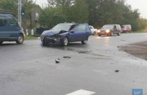 У Нововолинську на перехресті зіткнулися дві автівки У Нововолинську на перехресті зіткнулися дві автівки