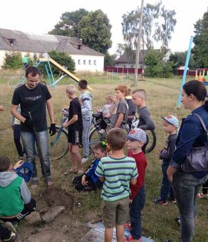 У Благодатному почали встановлювати вуличні тренажери