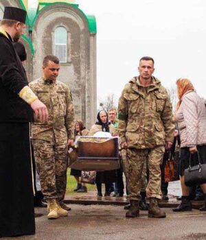 photo_2022-04-15_16-51-46 Попрощалися з Героєм