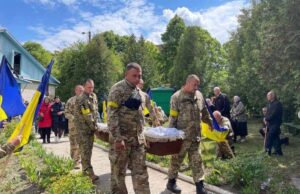 Провели в останню путь Героя Андрія Крощука Провели в останню путь Героя Андрія Крощука