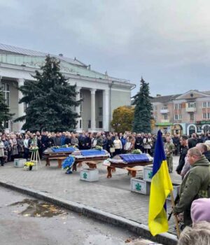 Сьогодні попрощалися з трьома Героями