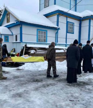 В останню путь провели Захисника України Віктора Братчука