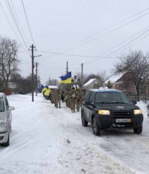 Нововолинська громада попрощалася з мужнім воїном Віталієм Саковцем