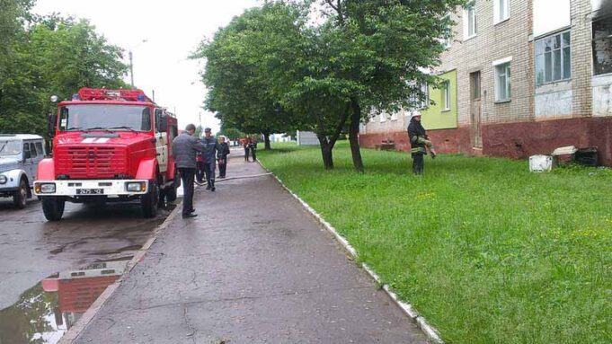 На проспекті Перемоги сталась пожежа! На проспекті Перемоги сталась пожежа!