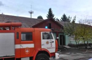 У Нововолинську рятувальники гасили пожежу в сервісному центрі МВС У Нововолинську рятувальники гасили пожежу в сервісному центрі МВС