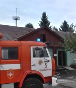 У Нововолинську рятувальники гасили пожежу в сервісному центрі МВС