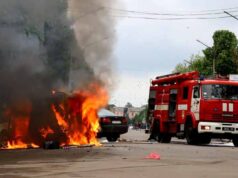 В центрі біля АТБ згорів електро модифікований «Renault» (ВІДЕО) В центрі біля АТБ згорів електро модифікований «Renault» (ВІДЕО)