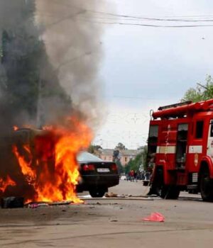 В центрі біля АТБ згорів електро модифікований «Renault» (ВІДЕО)