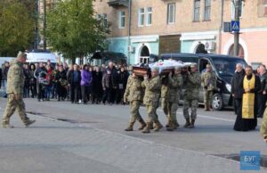 Нововолинськ попрощався із загиблим під Станицею Луганською бійцем Нововолинськ попрощався із загиблим під Станицею Луганською бійцем