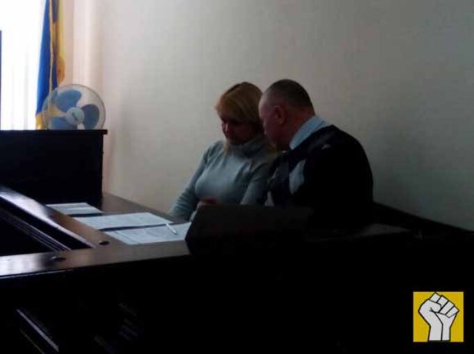 Бухгалтер Наталія Гергель судиться із директором ліцею-інтернату Юрієм Лазаренком Бухгалтер Наталія Гергель судиться із директором ліцею-інтернату Юрієм Лазаренком