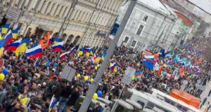 У Москві – багатотисячний мітинг на підтримку України (наживо) У Москві - багатотисячний мітинг на підтримку України (наживо)