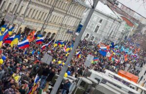 У Москві – багатотисячний мітинг на підтримку України (наживо) У Москві - багатотисячний мітинг на підтримку України (наживо)