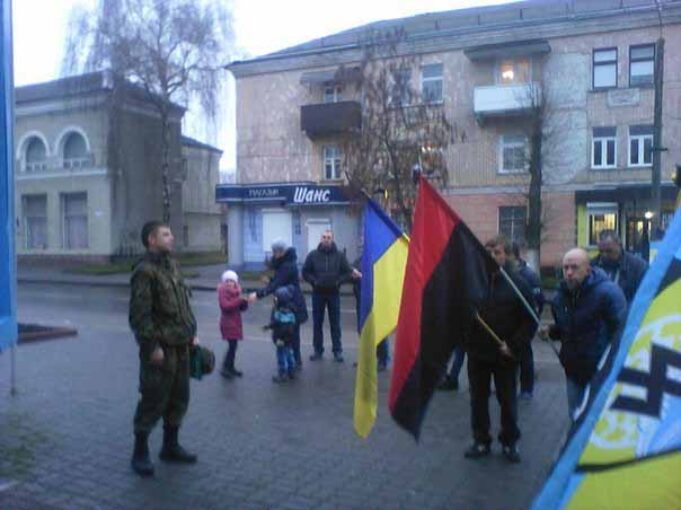 “Патріоти України” вшанували пам’ять Небесної Сотні та жертв голодоморів "Патріоти України" вшанували пам'ять Небесної Сотні та жертв голодоморів