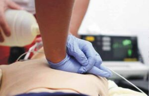 Медики нововолинської лікарні врятували життя 89-річній бабусі Медики нововолинської лікарні врятували життя 89-річній бабусі