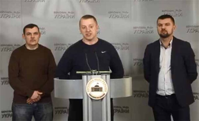 Звернення нововолинських шахтарів у Києві до керівництва країни (ВІДЕО) Звернення нововолинських шахтарів у Києві до керівництва країни (ВІДЕО)