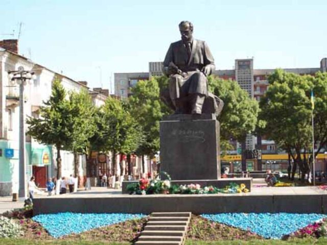 У Нововолинську з’явиться алея Героїв У Нововолинську з'явиться алея Героїв