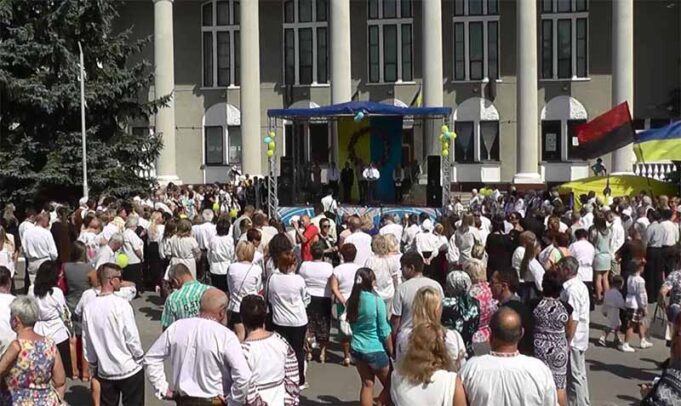 День незалежності святкують у Нововолинську (відеорепортаж) День незалежності святкують у Нововолинську (відеорепортаж)