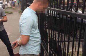 На Волині СБУ затримала на хабарі слідчого поліції (відео) На Волині СБУ затримала на хабарі слідчого поліції (відео)