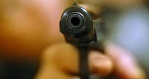 Хлопець з кримінальним минулим гуляв по місту з пістолетом! Хлопець з кримінальним минулим гуляв по місту з пістолетом!