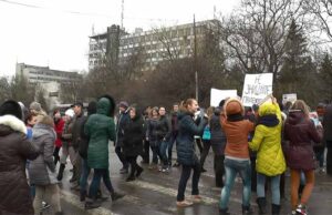 Освітяни перекрили автодорогу «Р15 Ковель – Жовква» в Нововолинську! Освітяни перекрили автодорогу «Р15 Ковель - Жовква» в Нововолинську!
