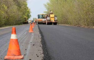 Дорогу “Іваничі-Нововолинськ” обіцяють відремонтувати за три місяці Дорогу "Іваничі-Нововолинськ" обіцяють відремонтувати за три місяці