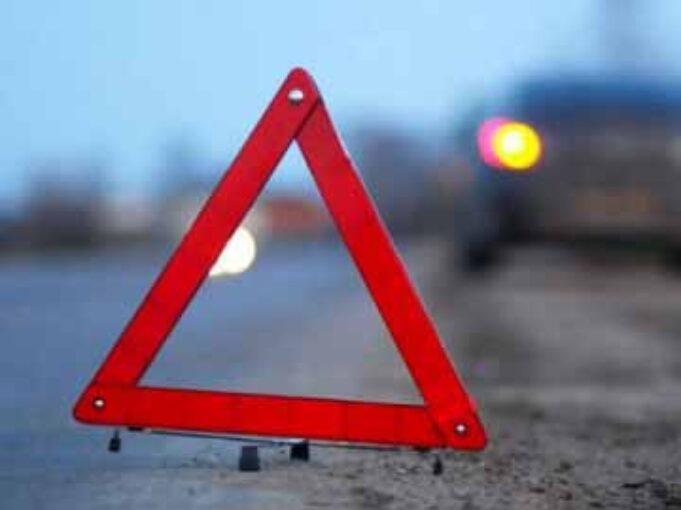 Мікроавтобус врізався у мотоцикл Мікроавтобус врізався у мотоцикл