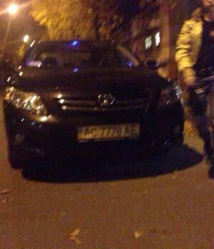 Парковка на 100-метрівці