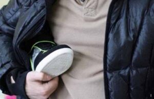 У Нововолинську з вікна квартири поцупили брендове взуття У Нововолинську з вікна квартири поцупили брендове взуття