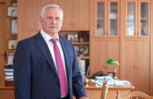 Зарплата Сапожнікова більша, ніж у мера Києва Зарплата Сапожнікова більша