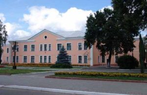 “Люди ризикують власним життям, а керівництво ніяк не нажреться”: нововолинці обурилися невиплатою доплат медсестрам "Люди ризикують власним життям