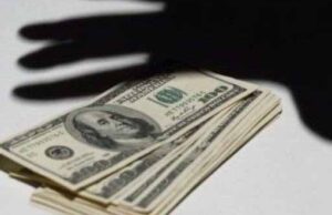 Неповнолітній мешканець Нововолинська поцупив у роботодавця майже 2 тисячі доларів Неповнолітній мешканець Нововолинська поцупив у роботодавця майже 2 тисячі доларів