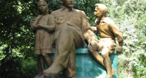 Вождь став схожим на Фантомаса Вождь став схожим на Фантомаса