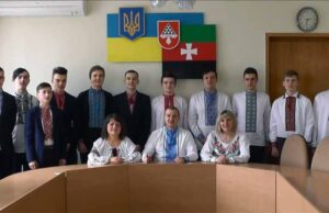 Учні загальноосвітніх шкіл вітають жінок з 8 Березня (відео) Учні загальноосвітніх шкіл вітають жінок з 8 Березня (відео)