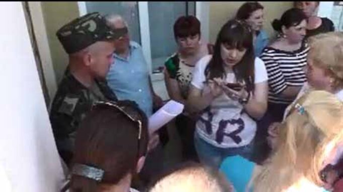 Матері солдатів воюють за своїх синів Матері солдатів воюють за своїх синів