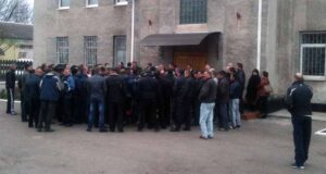 Нововолинські шахтарі обурені діями своїх керівників (відео) Нововолинські шахтарі обурені діями своїх керівників (відео)