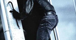 Затримали просто під час грабежу! Затримали просто під час грабежу!